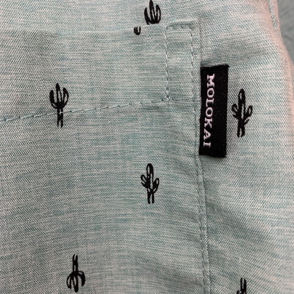 Molokai Surf Co. Men's Short Sleeve Button Down Shirt. SZ LARGE Green/Blk Cactus - Picture 3 of 8
